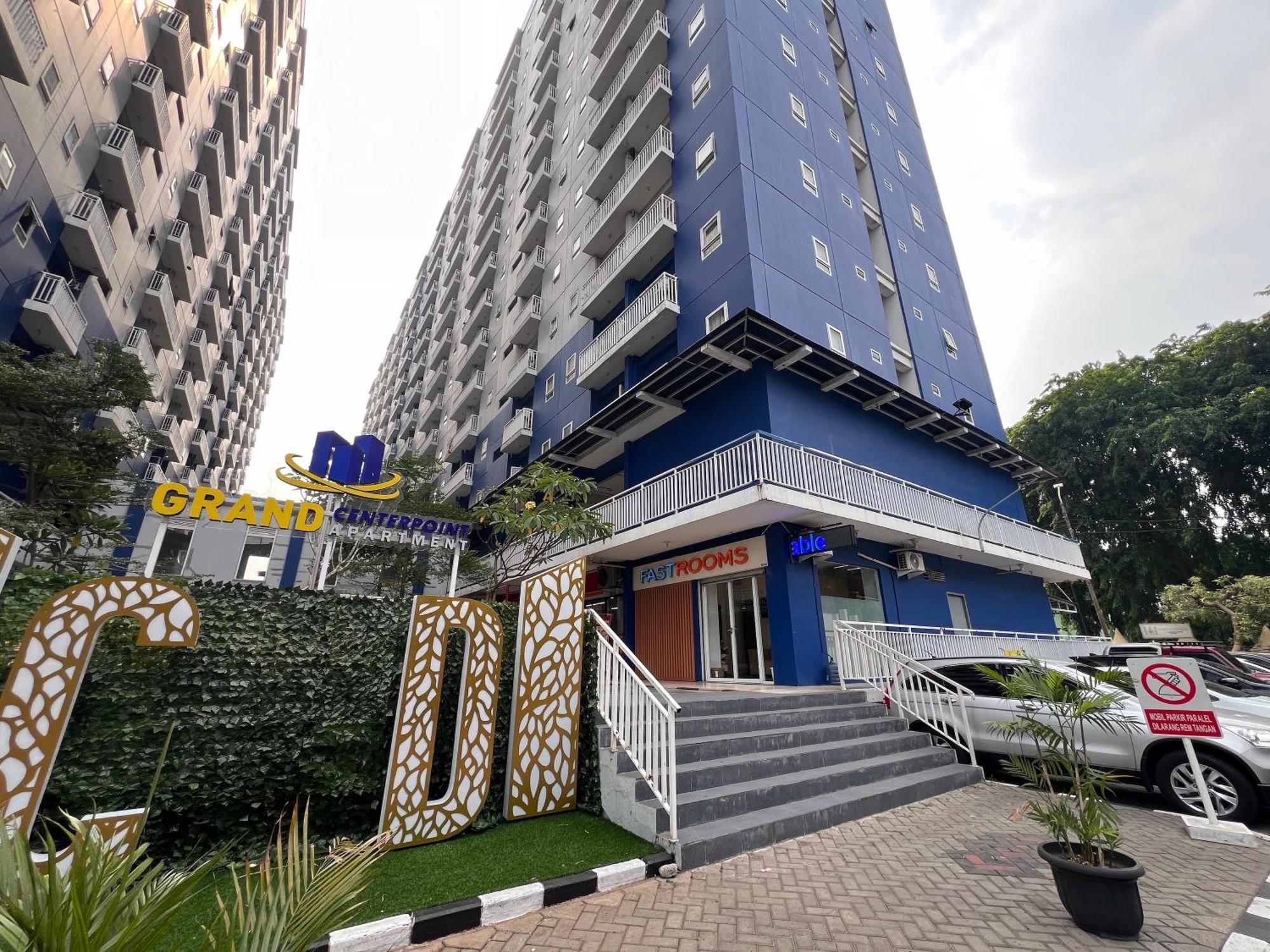 Fastrooms Bekasi Exterior photo